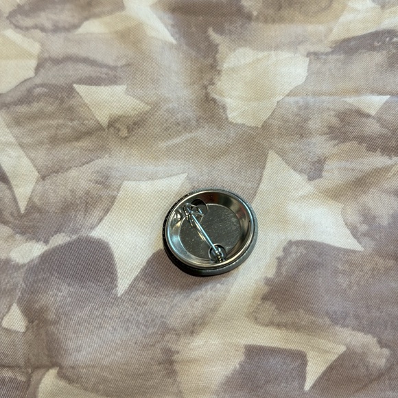 alien pin - Picture 2 of 2